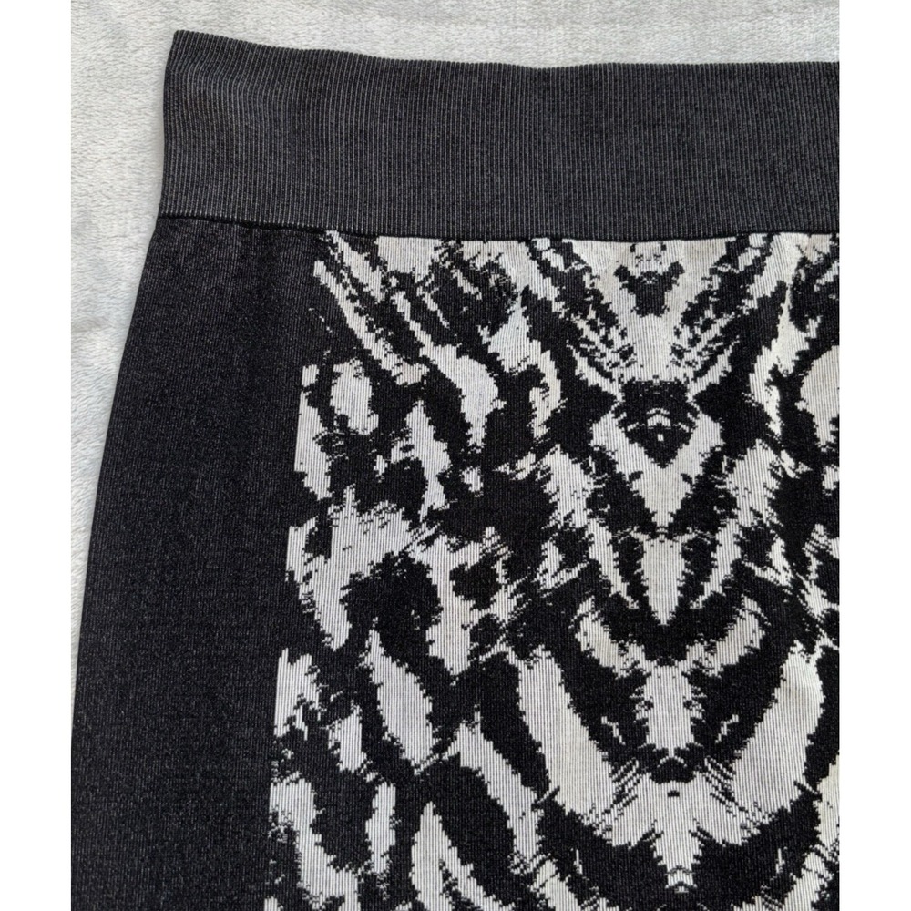 NEW Animal Print Abstract Pencil Skirt Women‎ S/M Black Gray Bodycon Stretch - Picture 2 of 7